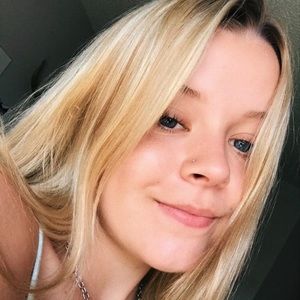 Meet your Posher, Isabelle